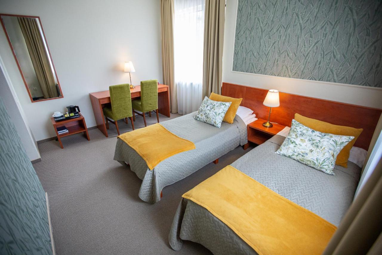 Zuvedra Hotell Ignalina Exteriör bild
